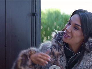 Freya Ferrari: The Influencer Gets Fucked in the Ass on a TableLive