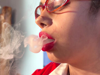 Smioking and Lip Fetish