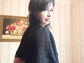 Amateur Mature Wanilianna in Stockings Opens Heaven's Door - Curious Entry