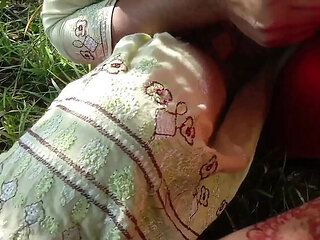 Deshi College Girl First Time Jungle Sex with Boyfriend - Amateur Hairy Coed Cumshot