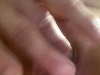 Hot Vivi fucks herself