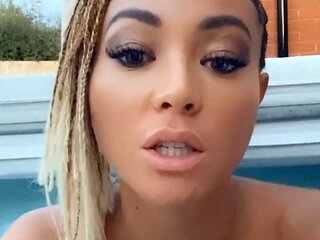 Blonde Teen Solo Masturbation