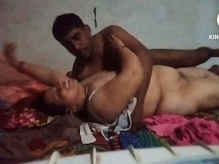 Desi bhabi aaj bhabi ne lund ki malish ki
