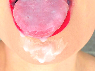 Swedish milf mouth cum play