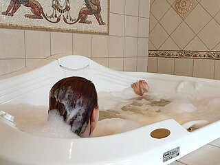 I Bathed My jungle in a Jacuzzi. Hairy Woman Wery Wet