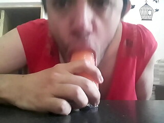 Chupando el juguete de mami 15 (el otro se rompio y yo no fui)