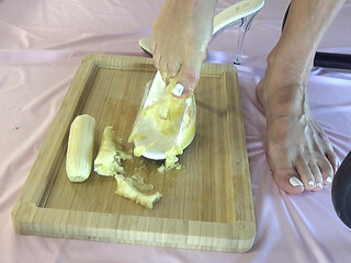 I Crush Bananas with My Beautiful Legs in High Heels