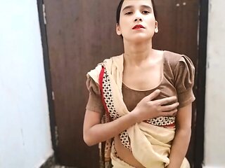 Saree bali bhabhi ne apni chut dikhaya