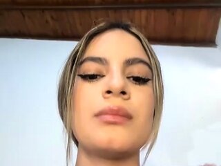 Amateur teen porsha solo action