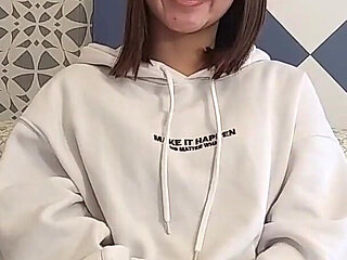 Scheduled to Be Uploaded in June! Completely Amateur! Rei-chan in Her First Shot