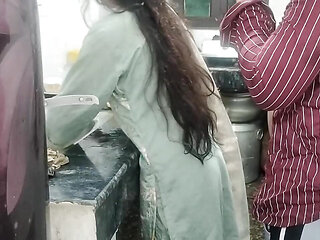 Cute school girl ko paise dekar hotel me le jakar jabar doodh daba kar pela