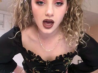 Chubby blonde brianna solo masturbation