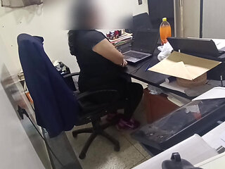 I Ordered a Home Delivery Service at My Work Office, and the Delivery Guy Grabbed Me so Hard That My Desk Broke