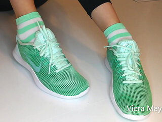 GF Cheats, Makes You Lick Shoes Suck BBC