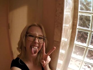 Sam & Derrick: Blond Bombshells Go Wild