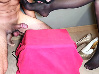 Mistress in Nylons and High Heels Footdom