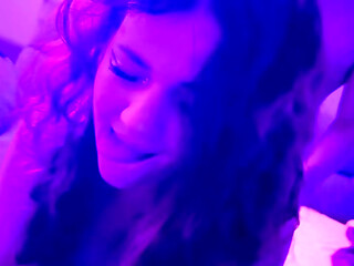 GIRLFRIEND gets SHARED by 2 MENS in a THREESOME!
