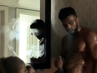 Amateur interracial threesome