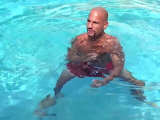 OUTSIDE IN POOL SHADOW BOXING MAXXX LOADZ