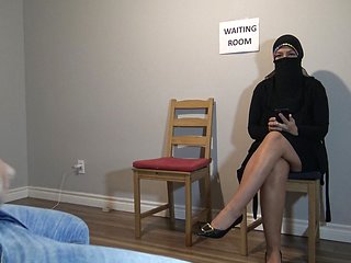 Muslim Woman Fucking in Waiting Room