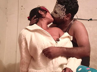 I fucked my desi girlfriend well by putting my dick in her pussy and made my girlfriend happy.