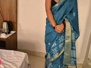 Aunty Called His Neighbour's Son for the Back Massage and Got fucked hard by the naughty Boy