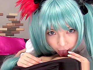 Japanese fantasy babe in stockings kissing