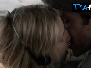 Jennifer Connelly Caboose, Funbags Gig in Aloft