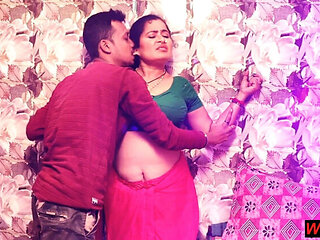 Desi Bhabhi Birthday Sex - Homemade Indian Aunty Seduction & Creampie