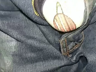 Pantal&oacute_n orinado y delicioso orgasmo