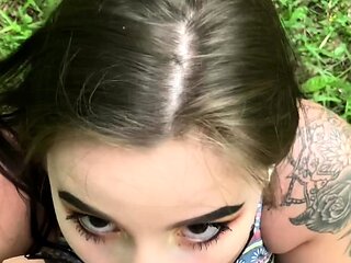 Outdoor sex in POV with a brunette amateur hottie fucked