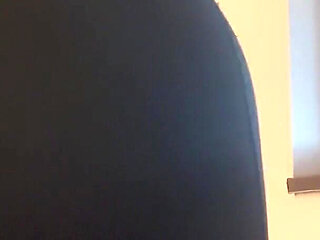 Steamy Farts in Tight Leggings