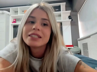 Minha bucetinha ficou MELADA de esfregar o PAU com os P&Eacute_S - Aline Novak