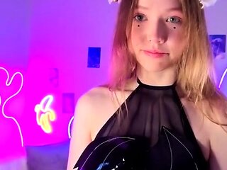 Blonde Teen Solo Masturbation