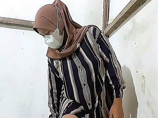 Hijab MILF Rania Plays With Her Huge Tits & Wet Pussy - Solo Masturbation