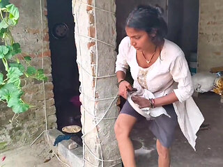 Desi muslim hijabi biwi and uski step-mom ki maast threesome gaand chudai clear bangla audio