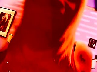 Tempting babe Yasmine Gold received a warm cumshot into her mouth