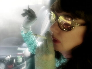 TS BI GILF that loves to smoke long cigarettes VS120 & More120 menthols in her car