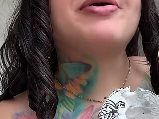 The Giantess Girl Makes Her Stomach Grow so That It's Big for You.