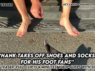 &ldquo_Hank Takes Off Shoes And Socks For His Foot Fans&rdquo_