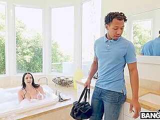 Ricky Bathtub - Ricki White