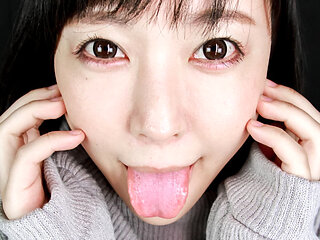 Arisa's Sensual Oral Showcase: a Saliva-fueled Sensation