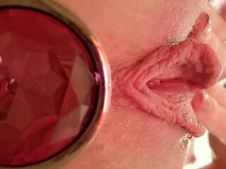 Closeup Pussyplay and Analplug