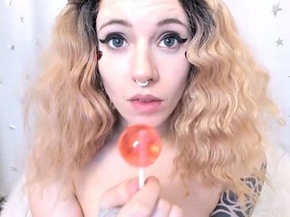 amateur blonde solo webcam