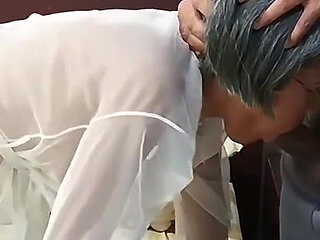 The Games and Help That I Give to My Stepsister I Love Touching Her - Porn in Spanish.