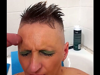 Milf Sandra trinkt Goldener Regen, Facefuck Deepthroat, Gesichtsbesamung - Jan 12, 2026