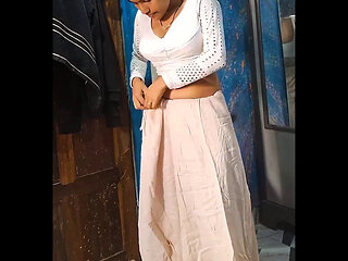 Malik Took Out the Water From the Pussy of Pembantu Roomah in Desi Gaya Dalam Audio Hindi