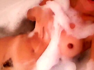 Deutsches Teenie-Badewannenmasturbation ASMR