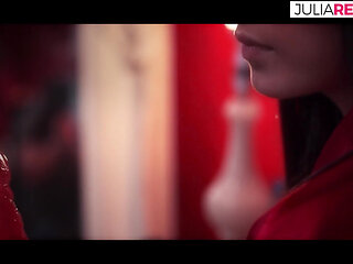 Shaved Lady Loves to Be Fucked From the Side