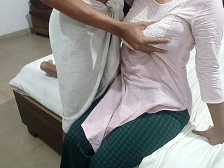 Super HOTEL HOUSEKEEPING! Latin girl with a big Gand, Sehelyaa by the guest For Extra Tip
